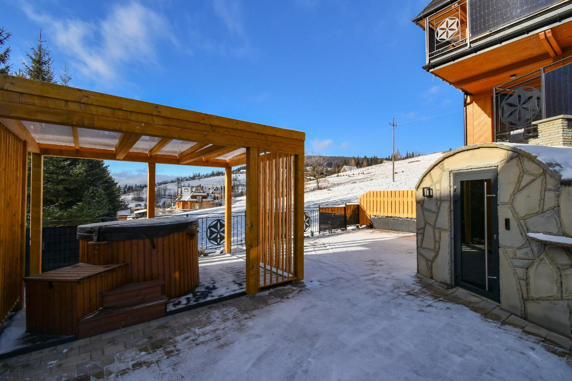 Salamandra Spa Jacuzzi, Sauny, Teznia, Panorama Tatr コシチェリスコ エクステリア 写真